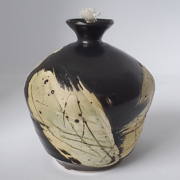 Signed Studio Pottery Oil Lamp or Vase - Picture 4 of 8